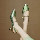 Sandal cao gót nữ mùa hè - mũi nhọn, gót thấp, quai khóa, đính ngọc trai, phong cách retro thanh lịch