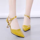 Giày cao gót nữ nhẹ - hở mũi, màu vàng/đen, thoải mái, phù hợp đi biển & ở nhà (xuân hè)